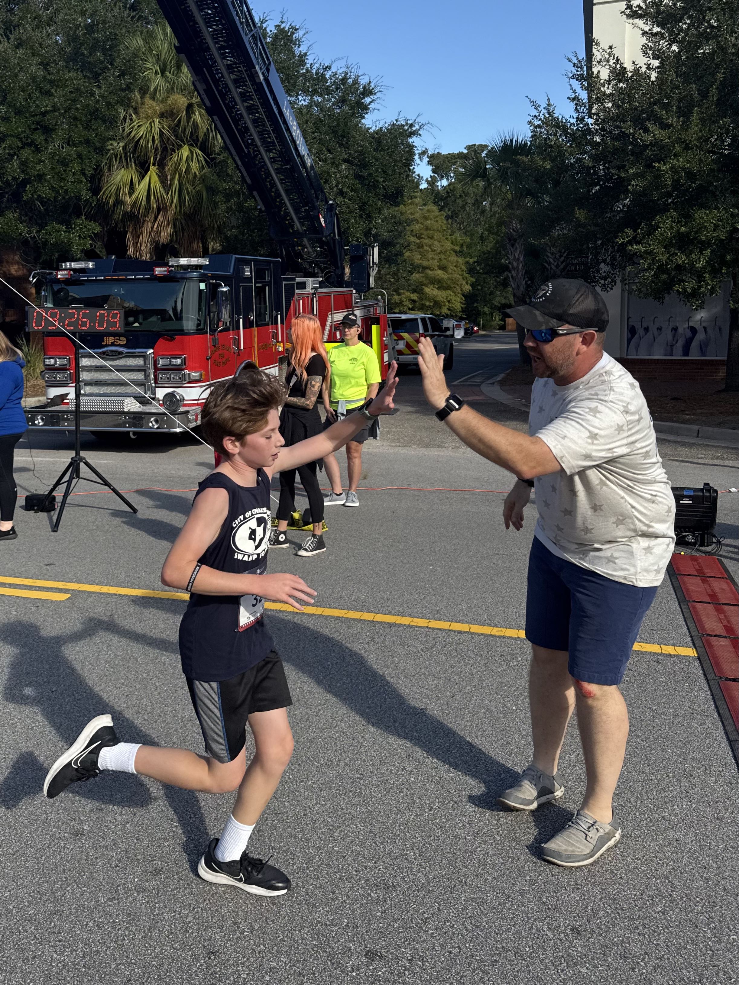 Scott Canady DI honors 9/11 hereos, carries their names across the finish line | The ...